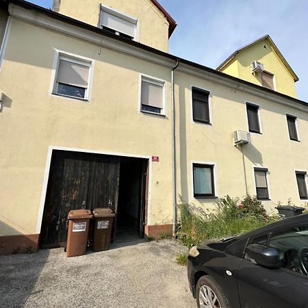 Granny'S Vintage Chic Appartement Maribor Buitenkant foto